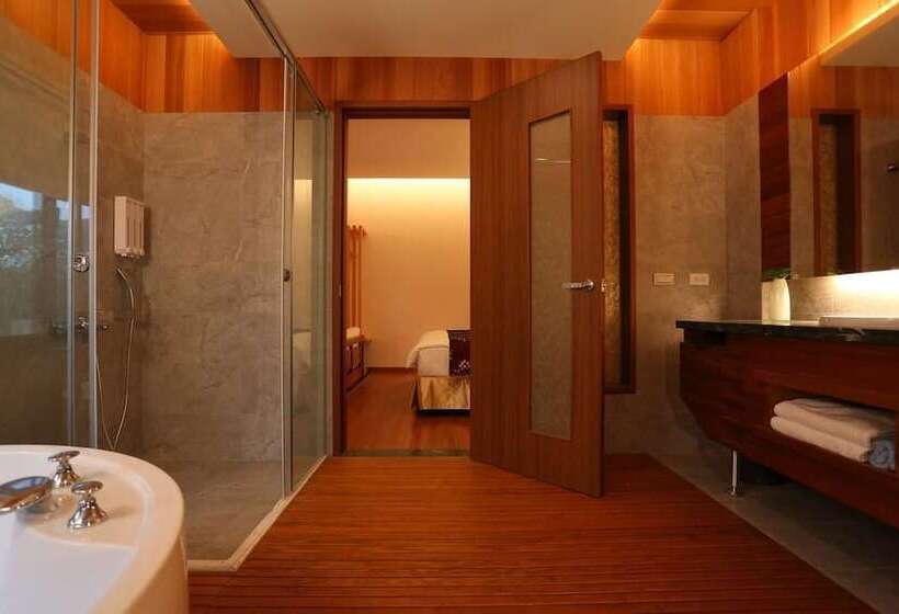 اتاق استاندارد چهار تخته, Green Willow House