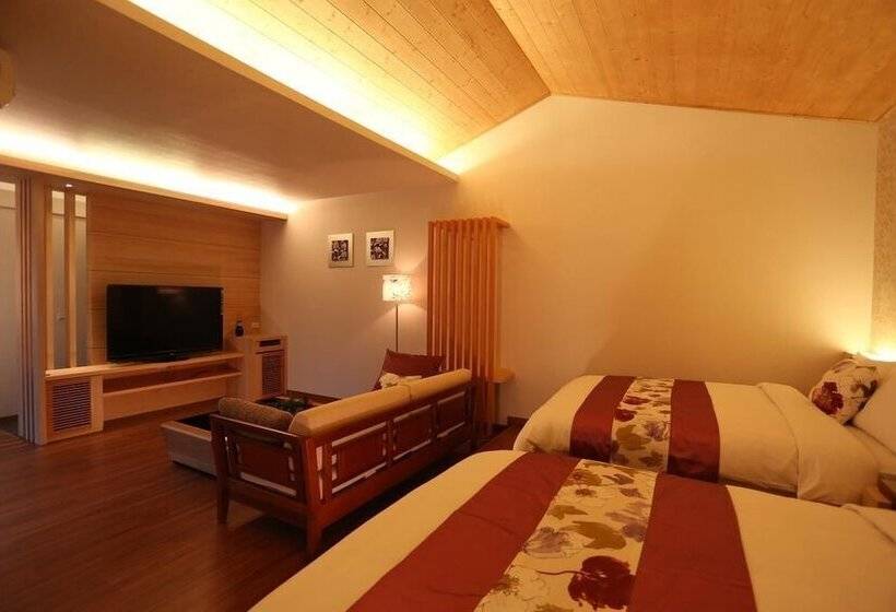 اتاق استاندارد چهار تخته, Green Willow House