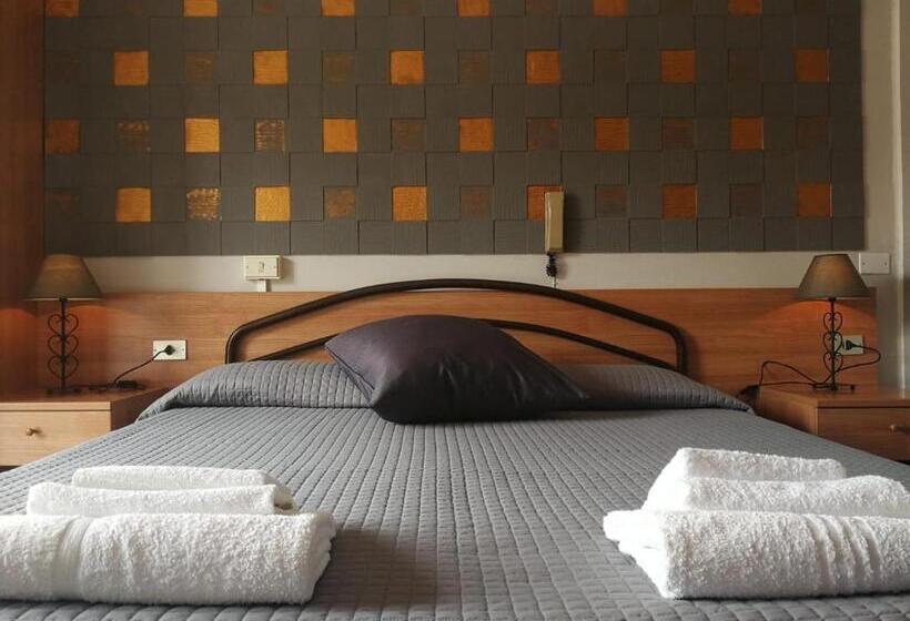 バルコニー付きスタンダードルーム, Albergo Al Pescatore