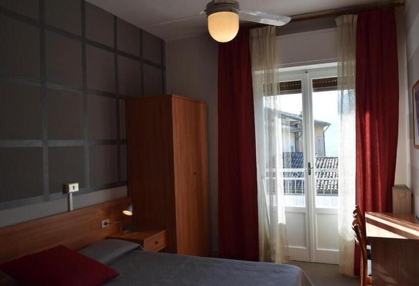 Номер Стандарт с Балконом, Albergo Al Pescatore