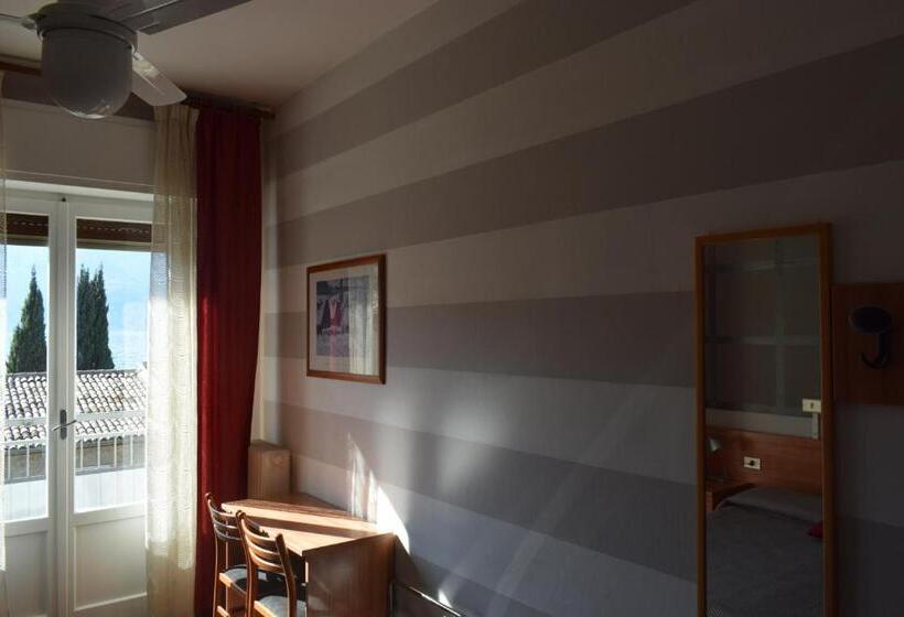 Номер Стандарт с Балконом, Albergo Al Pescatore