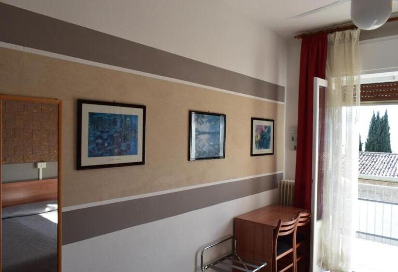 バルコニー付きスタンダードルーム, Albergo Al Pescatore