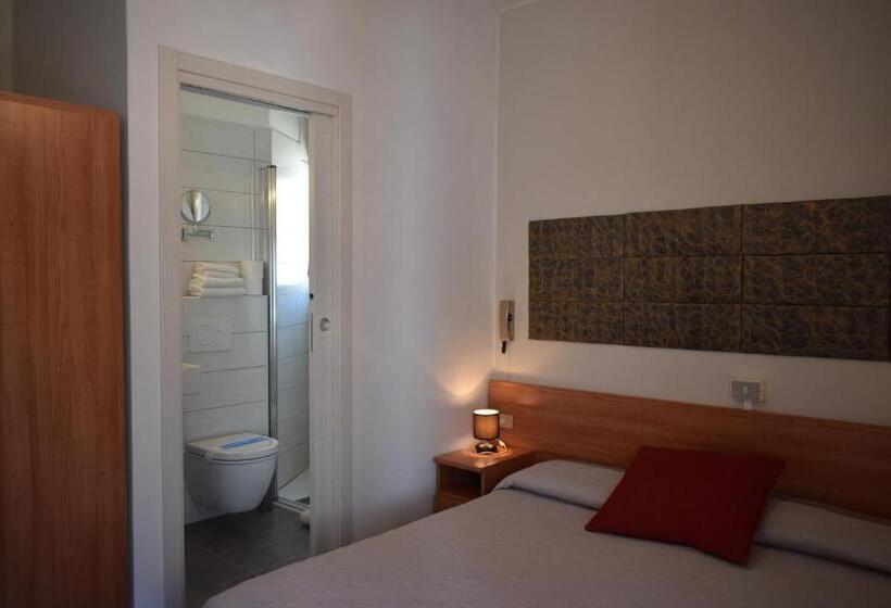 バルコニー付きスタンダードルーム, Albergo Al Pescatore