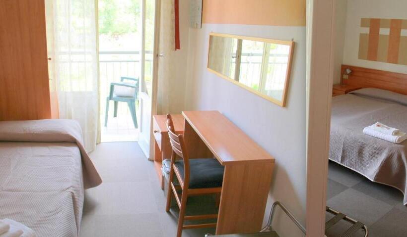 Трехместный Номер Стандарт с Балконом, Albergo Al Pescatore
