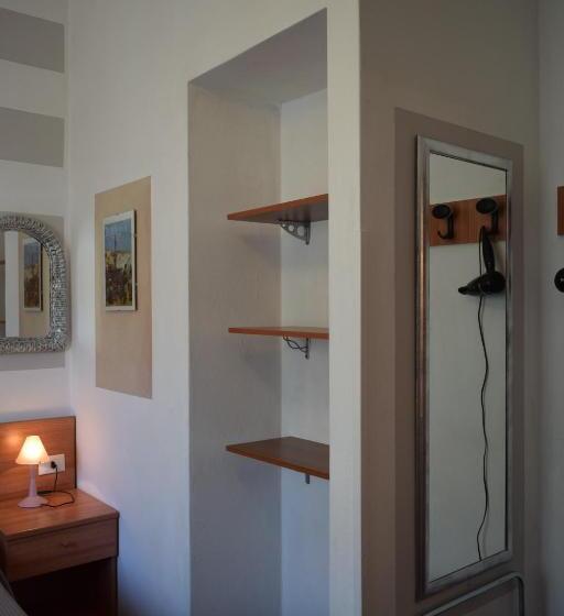 バルコニー付きスタンダードトリプルルーム, Albergo Al Pescatore