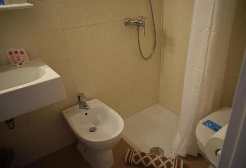 Трехместный Номер Стандарт с Балконом, Albergo Al Pescatore