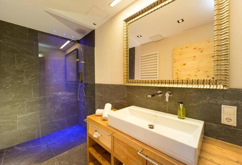 غرفة قياسية مطلة على الجبل, Anigglhof