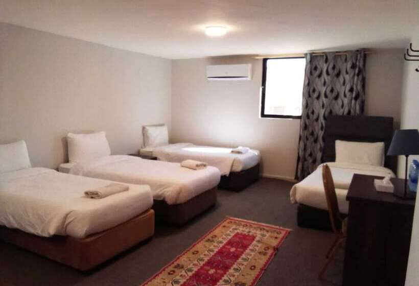 اتاق خانوادگی, Black Iris