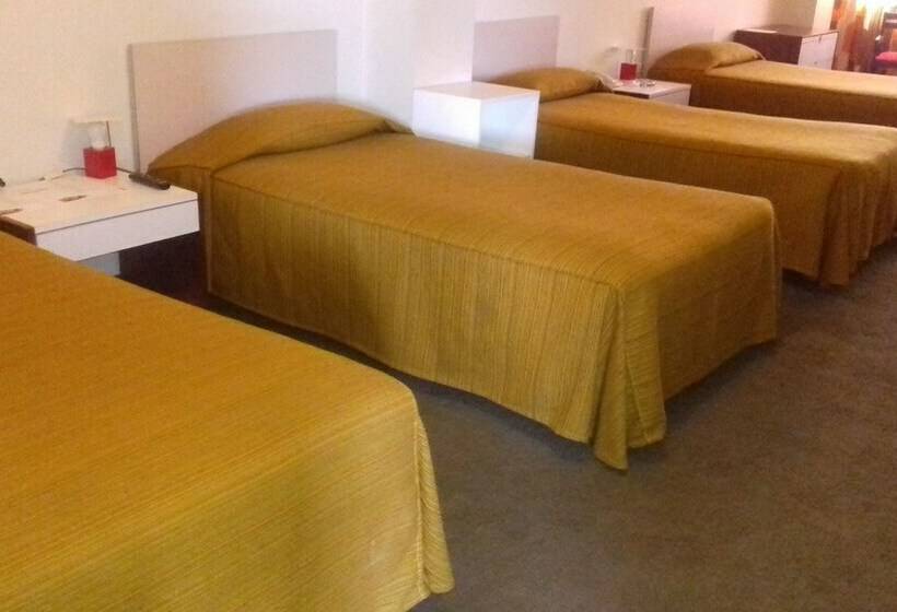 スタンダード4人部屋, Camino Real