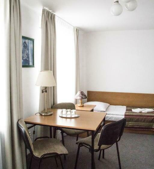 اتاق استاندارد, Logos