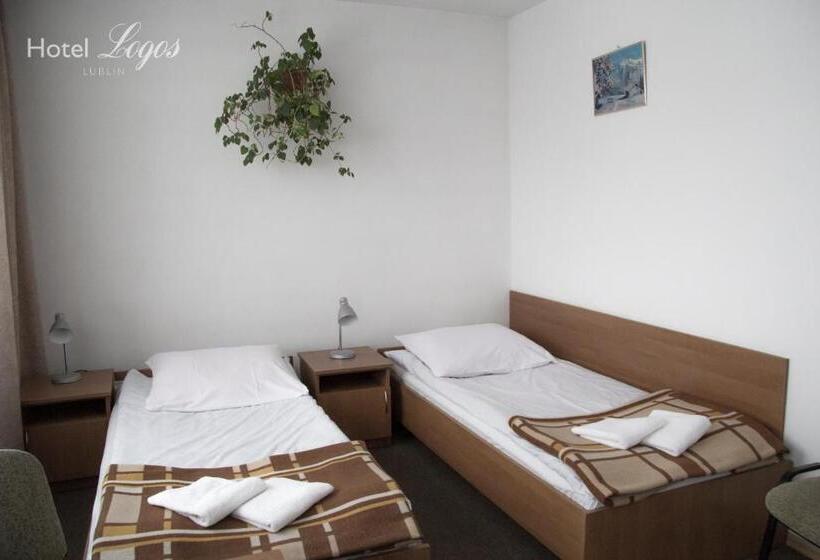 اتاق استاندارد سه نفره, Logos