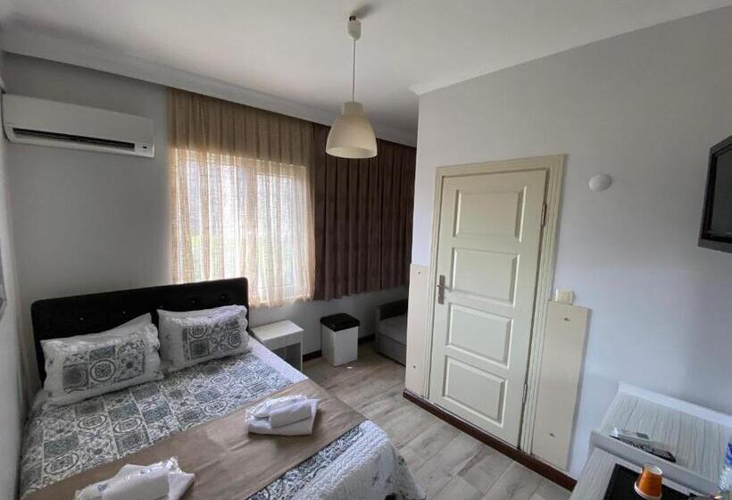 غرفة قياسية مطلة على المدينة, Marina