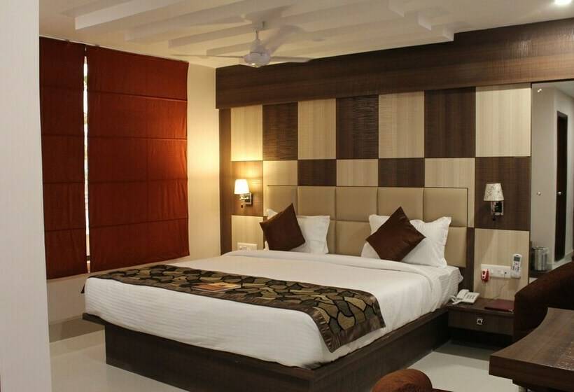 Camera Deluxe, Royal Heritage