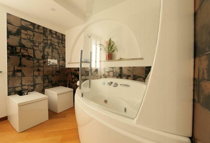 اتاق استاندارد, Kalos Relais