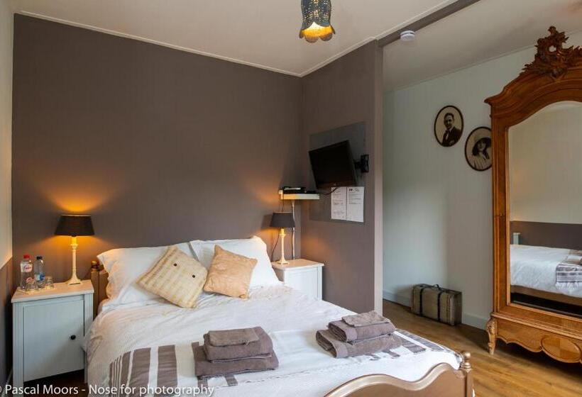 اتاق استاندارد, De Auw Sjoekelaatfabriek