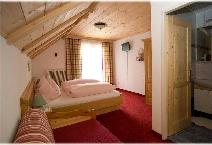 شقة غرفة واحدة, Hauslhof