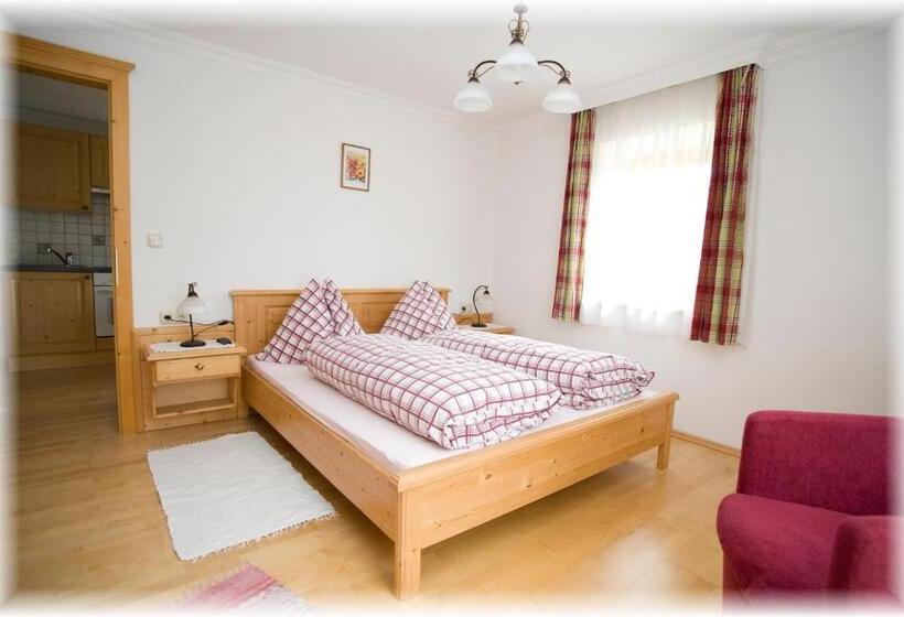 شقة غرفتين, Hauslhof