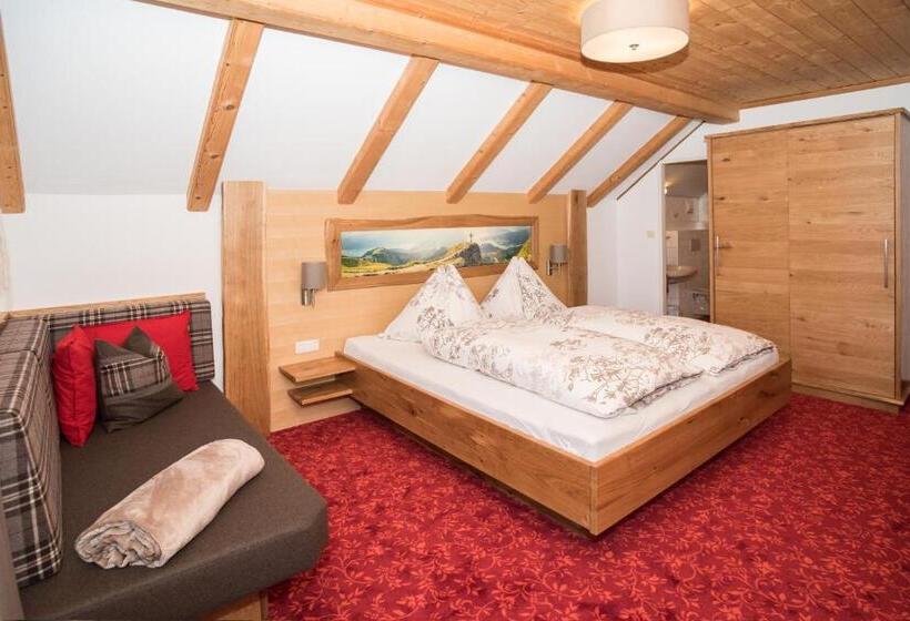 غرفة قياسية ثلاثية, Hauslhof