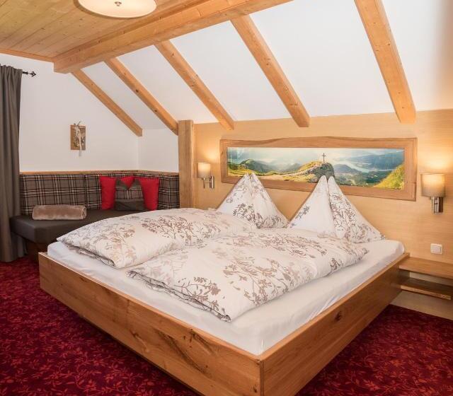 غرفة قياسية ثلاثية, Hauslhof