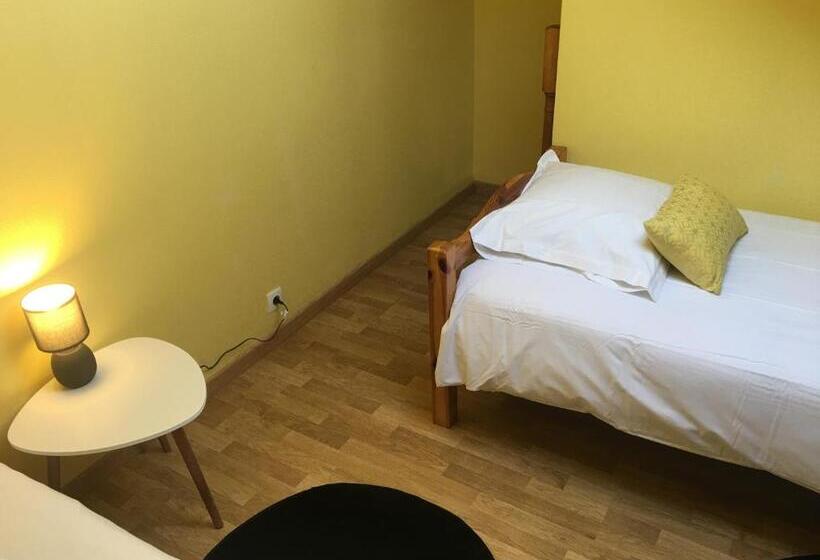 Семейный Номер, Le Gîte Du Tau