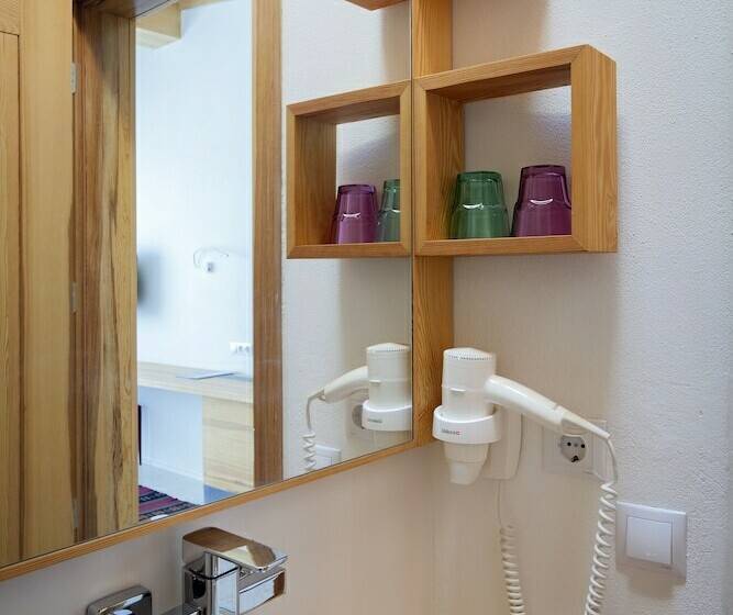 اتاق سوپریور یک تخته, Gracanica