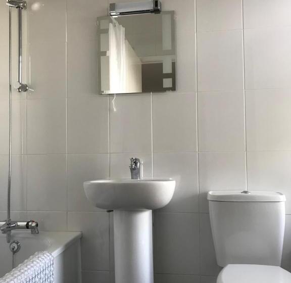 Family Room, The Crown