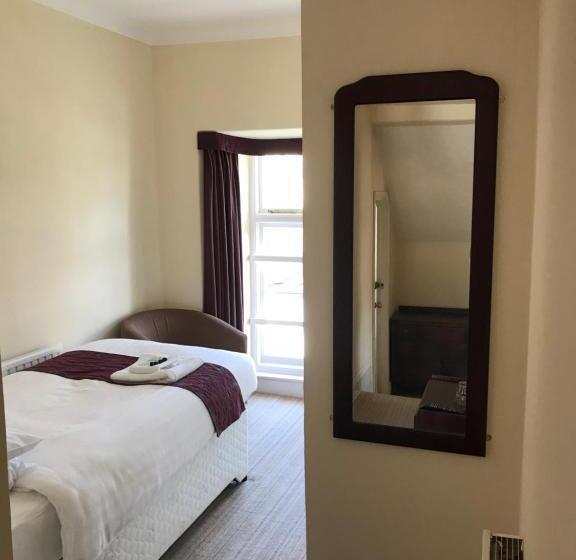 Suite Familiar, The Crown