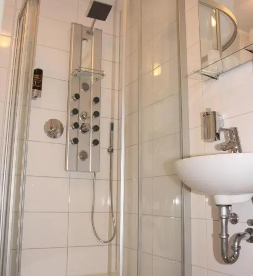 Standard Room with Balcony, Vesa