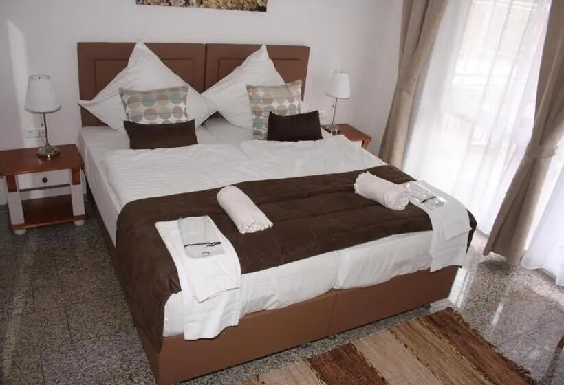 Standard Room with Balcony, Vesa