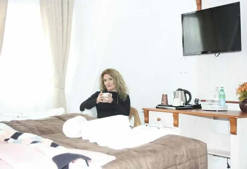 Standard Single Room, Vesa