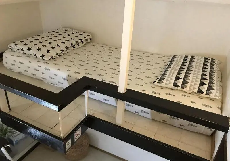 اتاق استاندارد سه نفره, Kumoji So Hostel