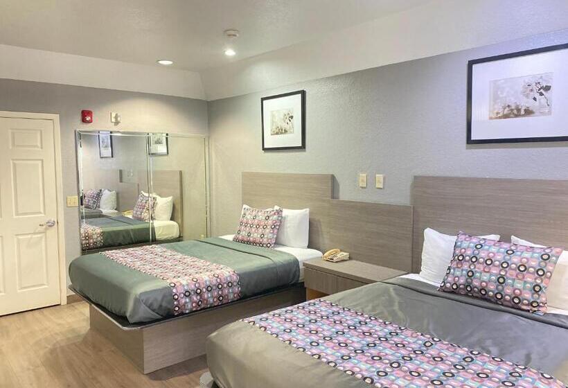 Люкс, Island Suites Hobby Airport