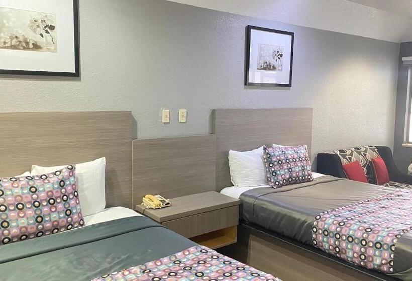 Люкс, Island Suites Hobby Airport