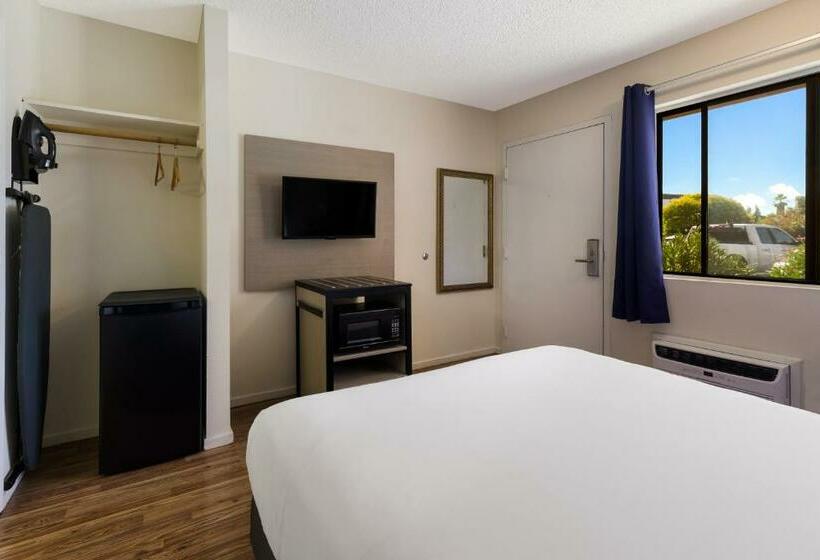 身障者適用クイーンサイズベッドルーム, Rodeway Inn Livermore