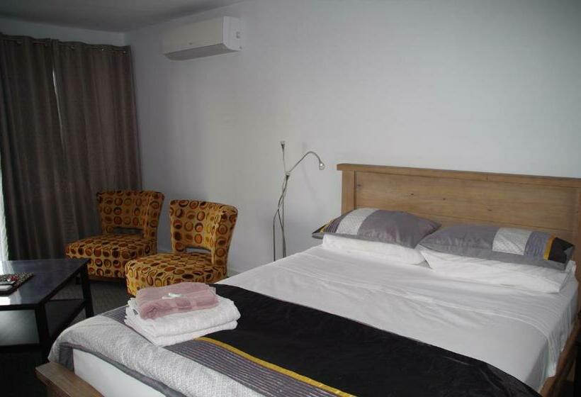 스탠다드 스튜디오, The View On Grossmans