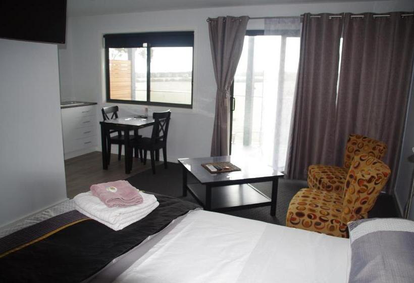 스탠다드 스튜디오, The View On Grossmans