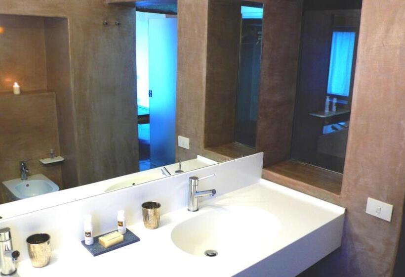 디럭스 스위트, Zubebi