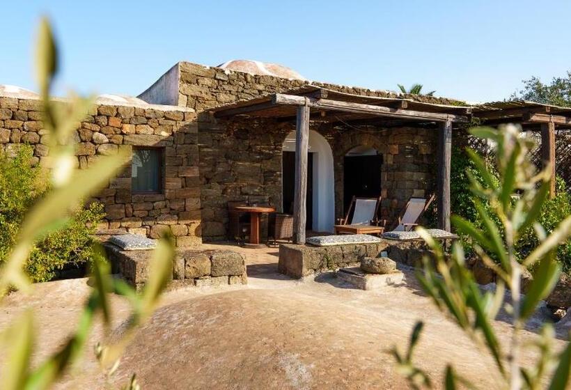 디럭스 스위트, Zubebi