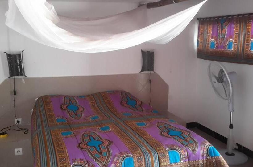 بانگلوی استاندارد, Eco Lodge Hotel Oasis Fishing