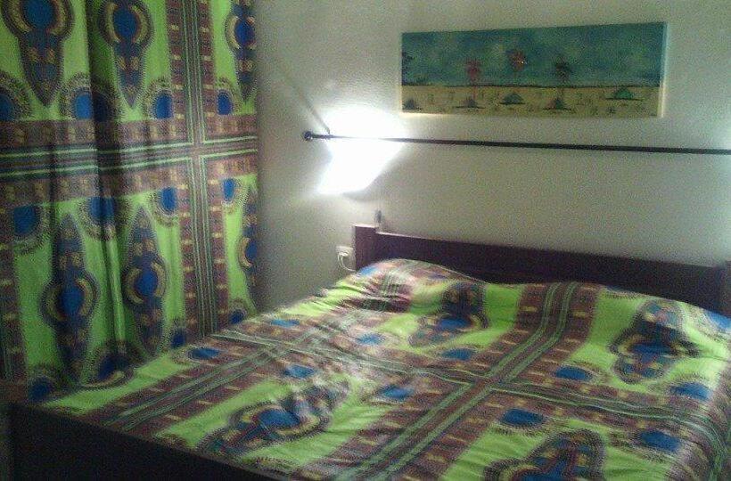 بانگلوی استاندارد, Eco Lodge Hotel Oasis Fishing