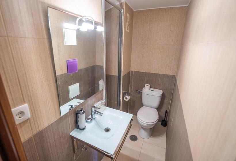 标准三人间, Alojamientos Valdecilla 3000