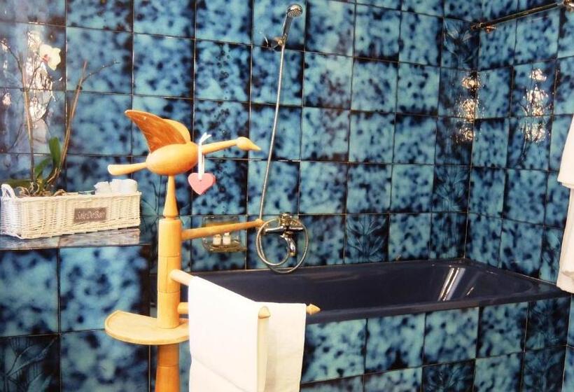 اتاق لوکس سه تخته, La Casa Di Enrico