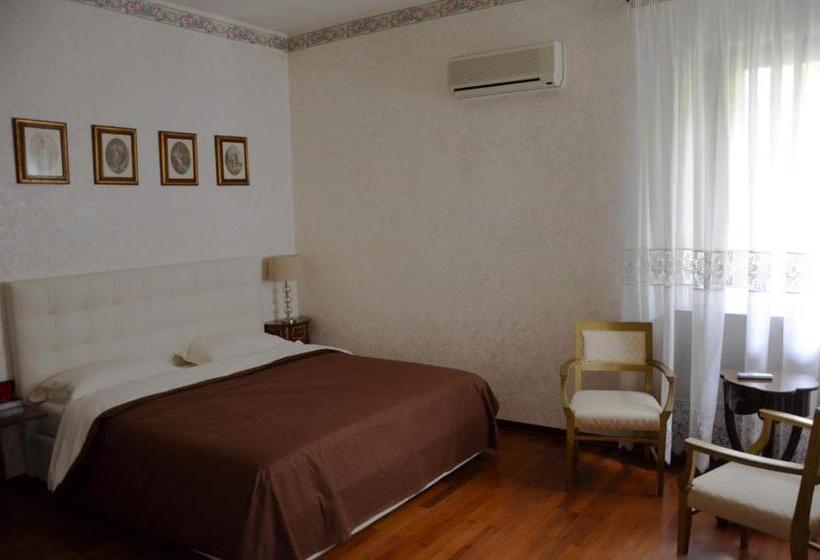 اتاق لوکس سه تخته, La Casa Di Enrico