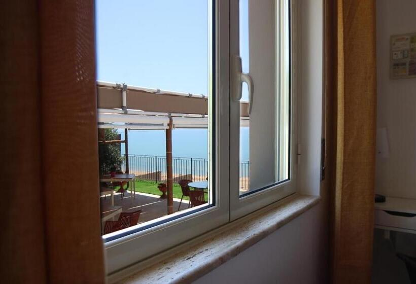 キングサイズベッドのスタンダードルーム, B&b Vista Sul Mare