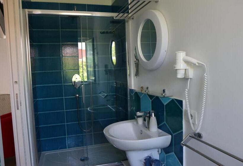 景色の見えるスタンダード４人部屋, B&b Vista Sul Mare