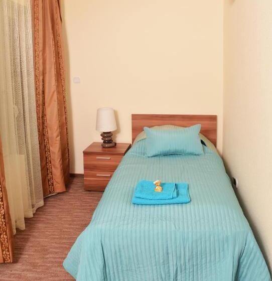 غرفة عائلية, Airport Glossel Panzió