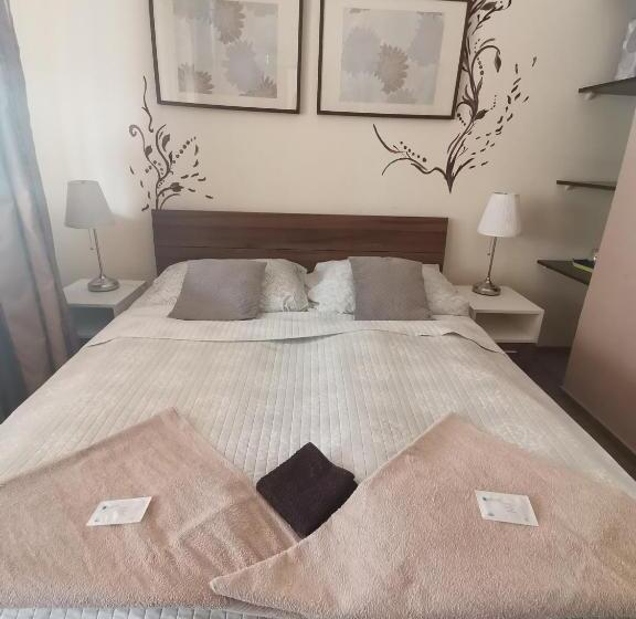 غرفة قياسية داخلية, Airport Glossel Panzió