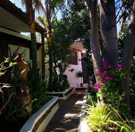 חדר סטנדרט לשלושה עם נוף לגינה, Aquilone Residence