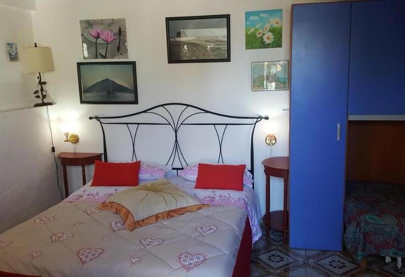 חדר סטנדרט לשלושה עם נוף לגינה, Aquilone Residence