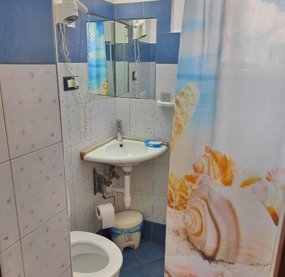 חדר סטנדרט לשלושה עם נוף לגינה, Aquilone Residence